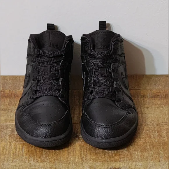 Jordan 1 Mid 'Triple Black Tumbled Leather' (PS) Kid's Size 3Y - Picture 3 of 7